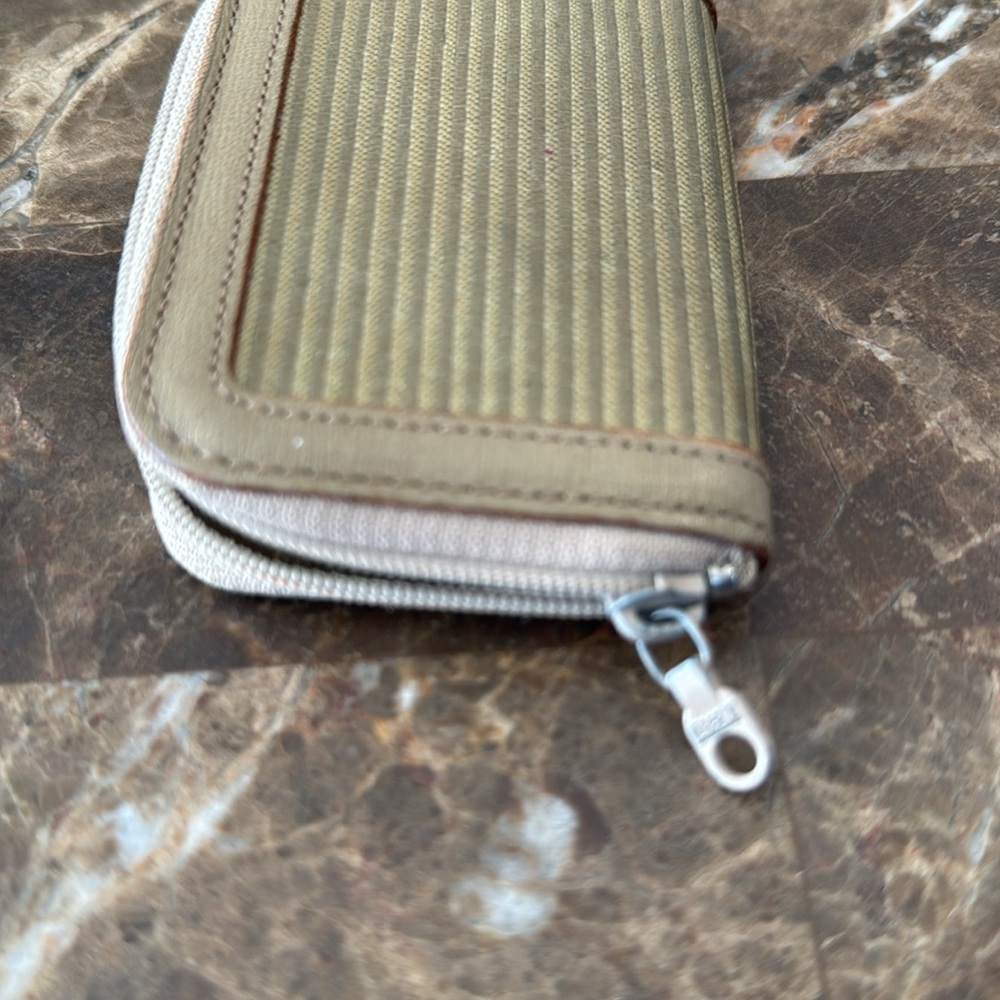 YSL Coin Purse - Picture 5 of 8